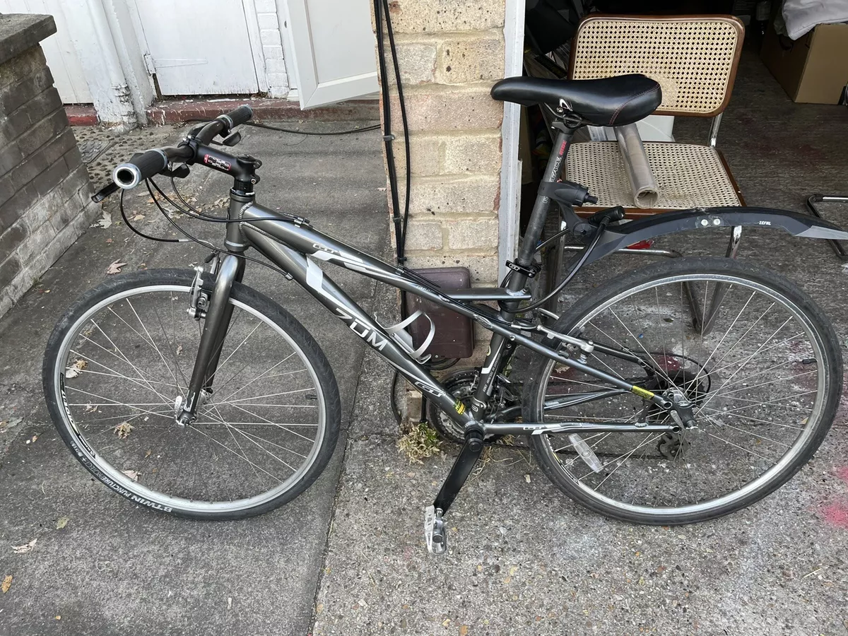 Gt zum store hybrid bike