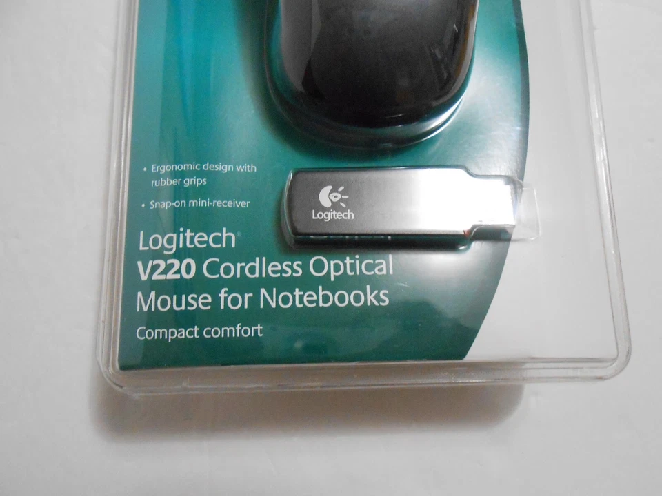 Logitech V220 Cordless Optical Mouse for Notebooks Black And Grey - Image 3 of 4