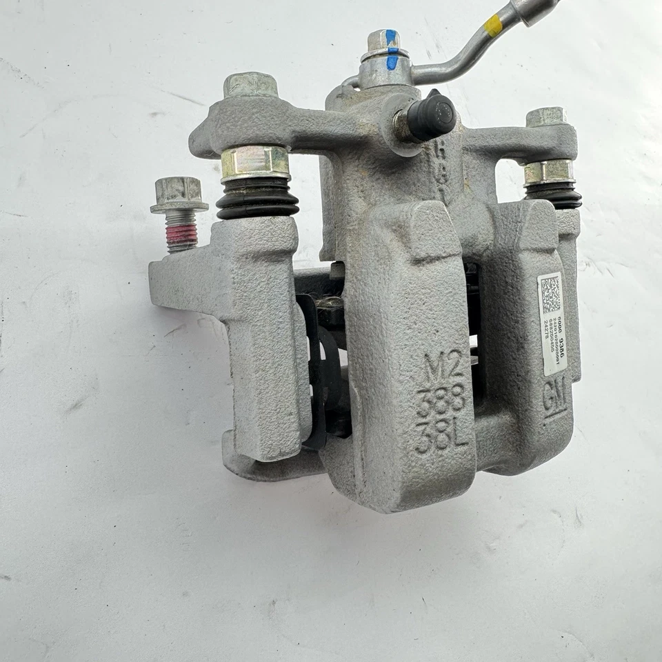 PINZA DE FRENO DE DISCO TRASERA IZQUIERDA CHEVROLET TRAILBLAZER 2021-2025 OEM Foto 2 de 4