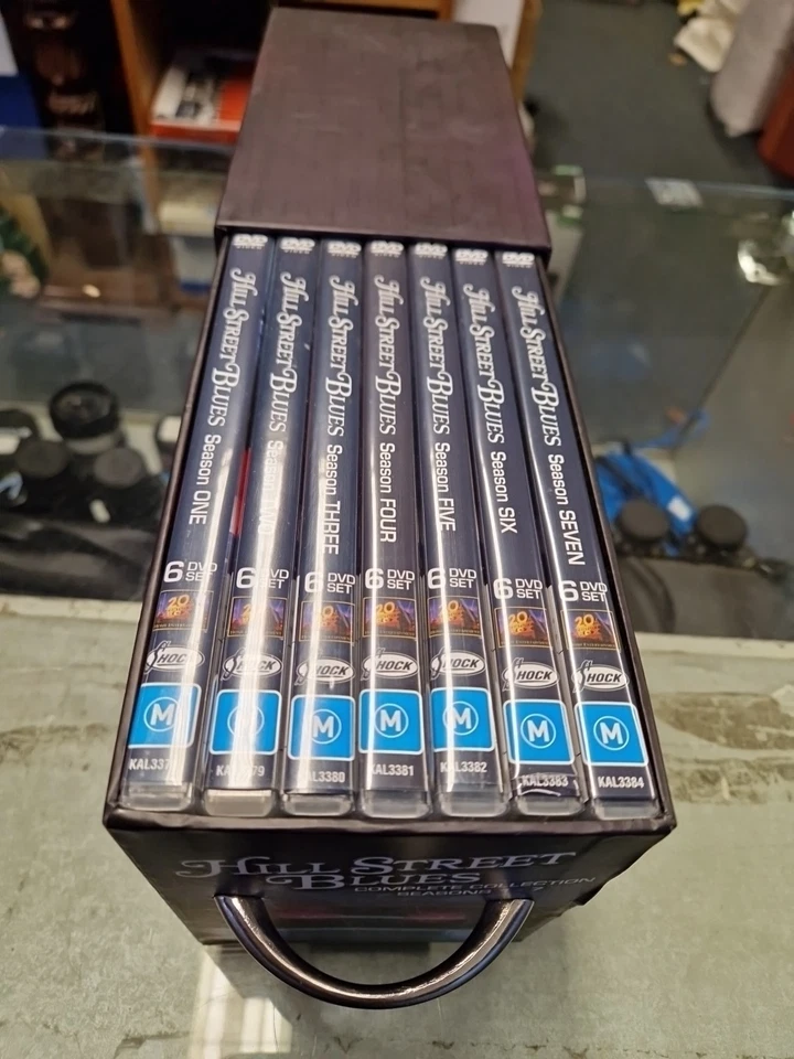 HILL STREET BLUES - Complete Collection - Seasons 1-7 - 42 Disc DVD Set Region 4 - Image 4 of 4