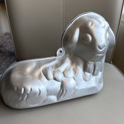 Vintage Wilton Enterprises Lamb Cake 3D Mold Pan #2105-2010, Easter