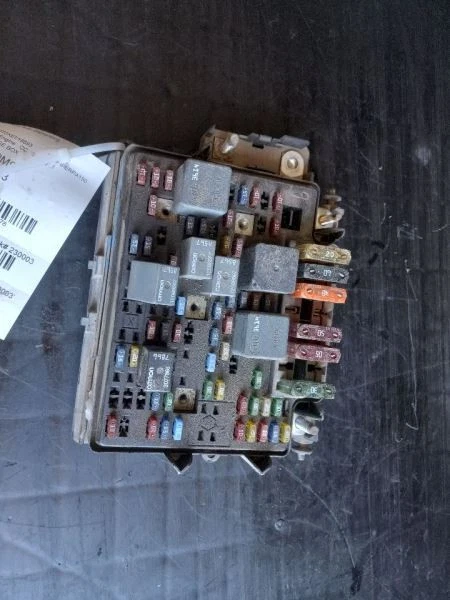 Chevrolet Silverado 1500 1999-2002 motor de caja de fusibles de 5,3 L 15770992 Foto 2 de 4