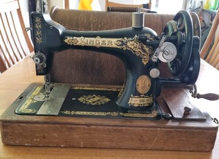 Beautiful Antique Singer 28K Sewing Machine w Case & Key 1916 Kilbowie Clydebank