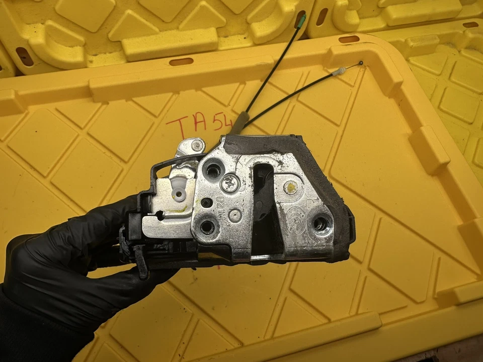 2007-2016 Toyota Camry Left Driver Side Rear Door Actuator Lock OEM A084219 - Image 4 of 4