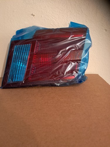 Tail Light for 02-02 Optima/Magentis Halogen Trunk Lid Right 924203C001 OEM