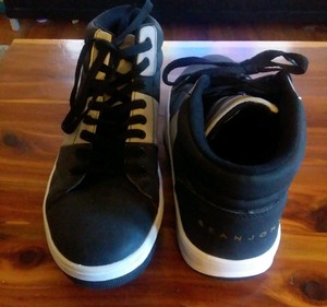 sean john tennis shoes