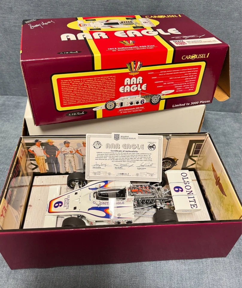 Carrusel #4706 AAR Eagle #6 Bobby Our 1972 Indianápolis 1:18 Die-Cast Box certificado de autenticidad Foto 2 de 4