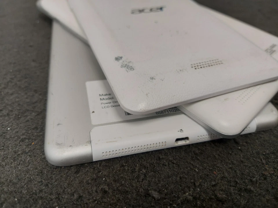 3X Mixed Tablet JobLot Bundle (Damaged/Faulty) For Parts Only — Untested #20 - Image 3 of 4