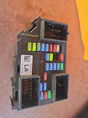 2011 AND UP 2500 3500 FUSE PANEL BOX TESTED GOOD SEE PICS
