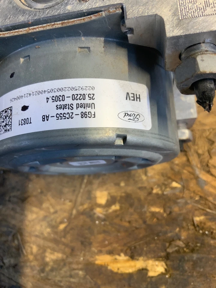 2015 Lincoln Mkz HYBRID HYDRAULIC BRAKE ABS PUMP FG98-2C555-AB - Image 2 of 4