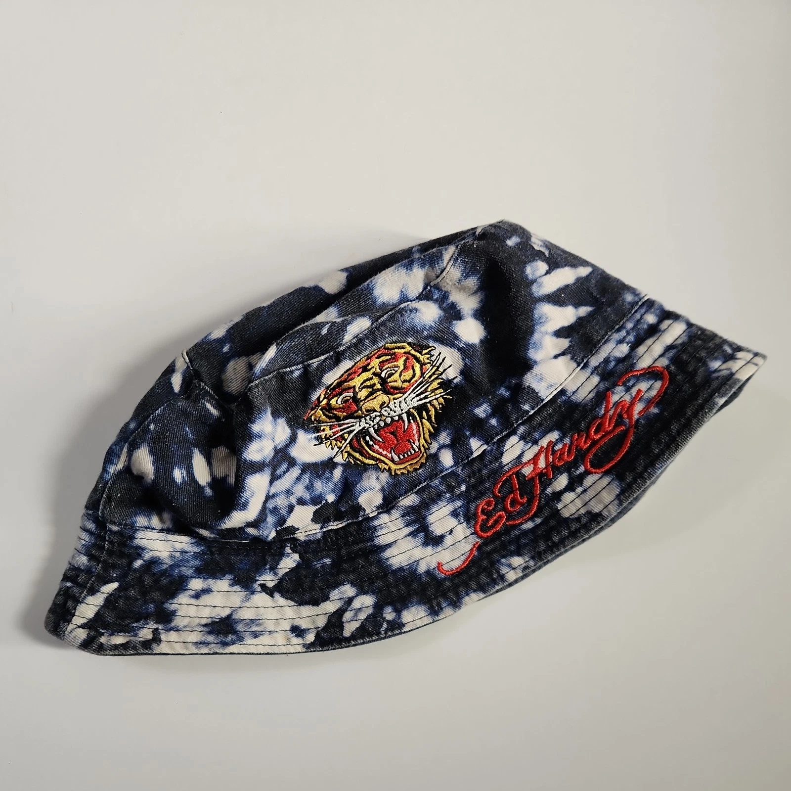 Vintage Y2K ED HARDY Tie Dye Embroidered Tiger Reversible Men's Bucket Hat