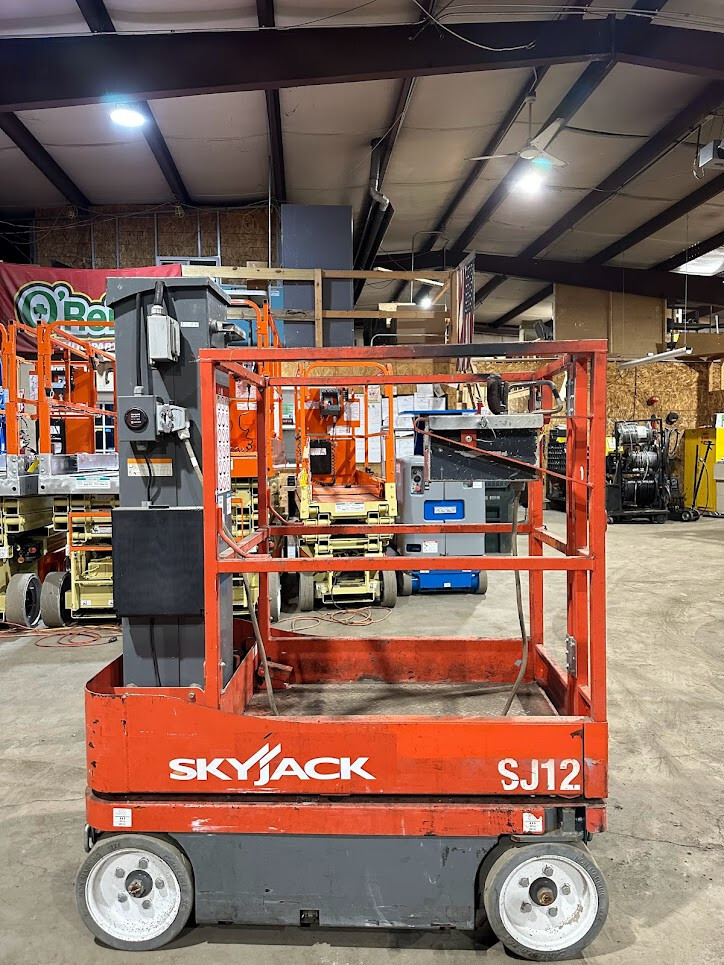 2017 SKYJACK SJ12 COMPACT PERSONNEL DRIVEABLE MANLIFT VERTICAL