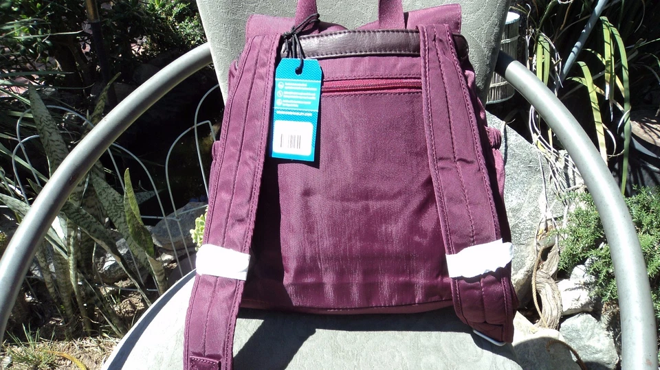 Mochila Osgoode Marley 8309 Raisin Cityscape Foto 3 de 4