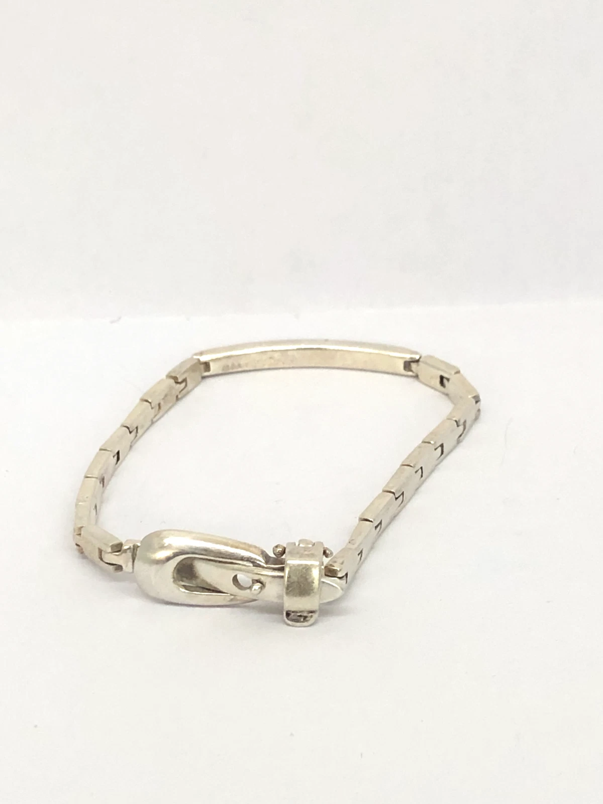 Bracelet Gucci en argent sterling avec fermoir style ceinture JR148
