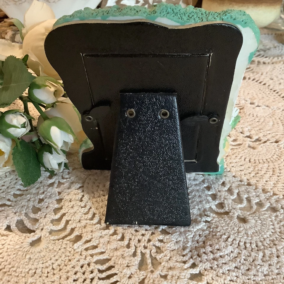 Vintage Pastel Easter tulips bunnies resin small 3D photo picture frame 4"x5" - Image 3 of 4