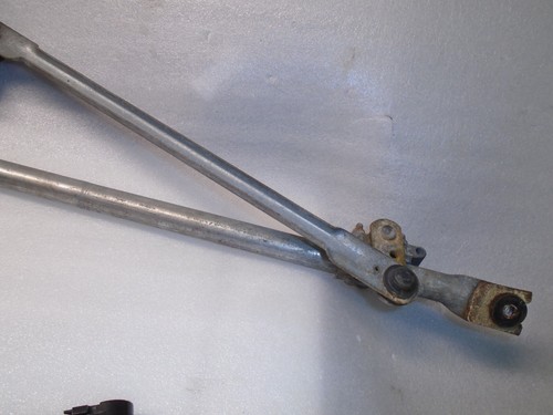 2014-17 MOBILITY VENTURES MV-1 WIPER TRANSMISSION ASSEMBLY LINKAGE & ARMS OEM - Picture 4 of 14