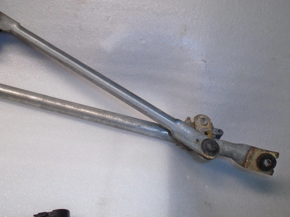 2014-17 MOBILITY VENTURES MV-1 WIPER TRANSMISSION ASSEMBLY LINKAGE & ARMS OEM - Image 4 of 4