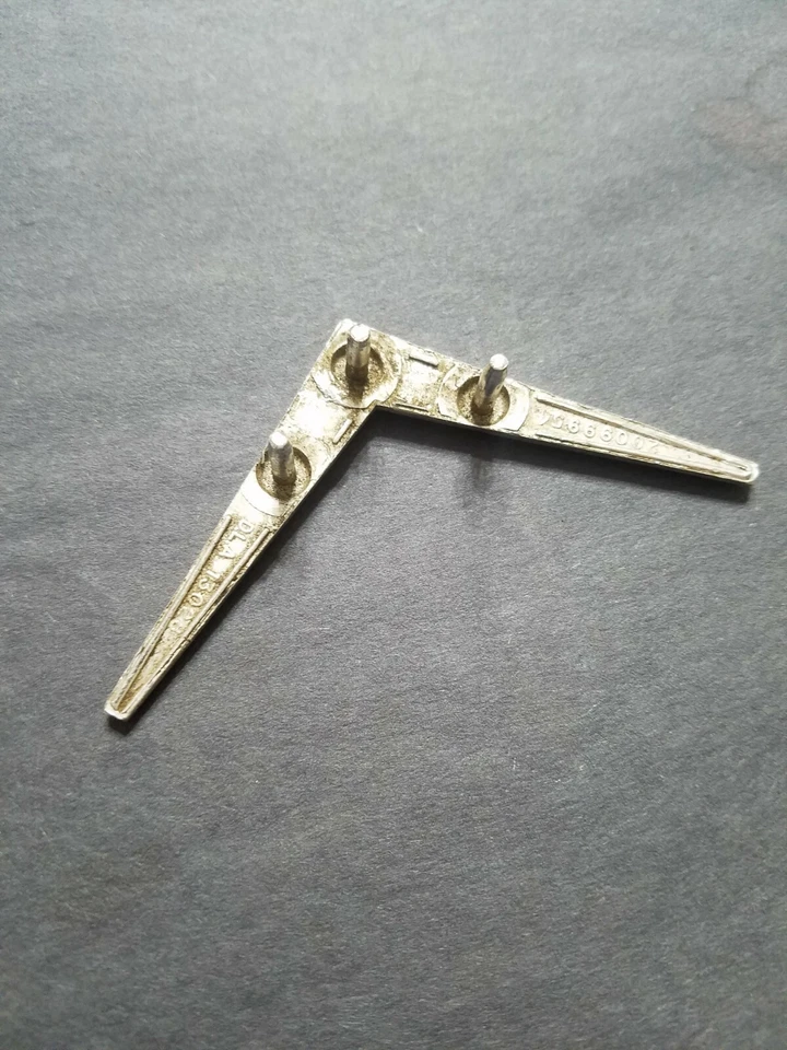 1978-80 Cadillac Deville Fleetwood painel de teto emblema V # 20099954 - Imagem 2 de 4