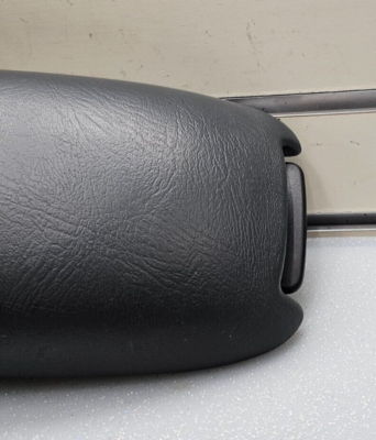 98-04 Chevy BLAZER S10 JIMMY SONOMA Center Console Armrest Cover