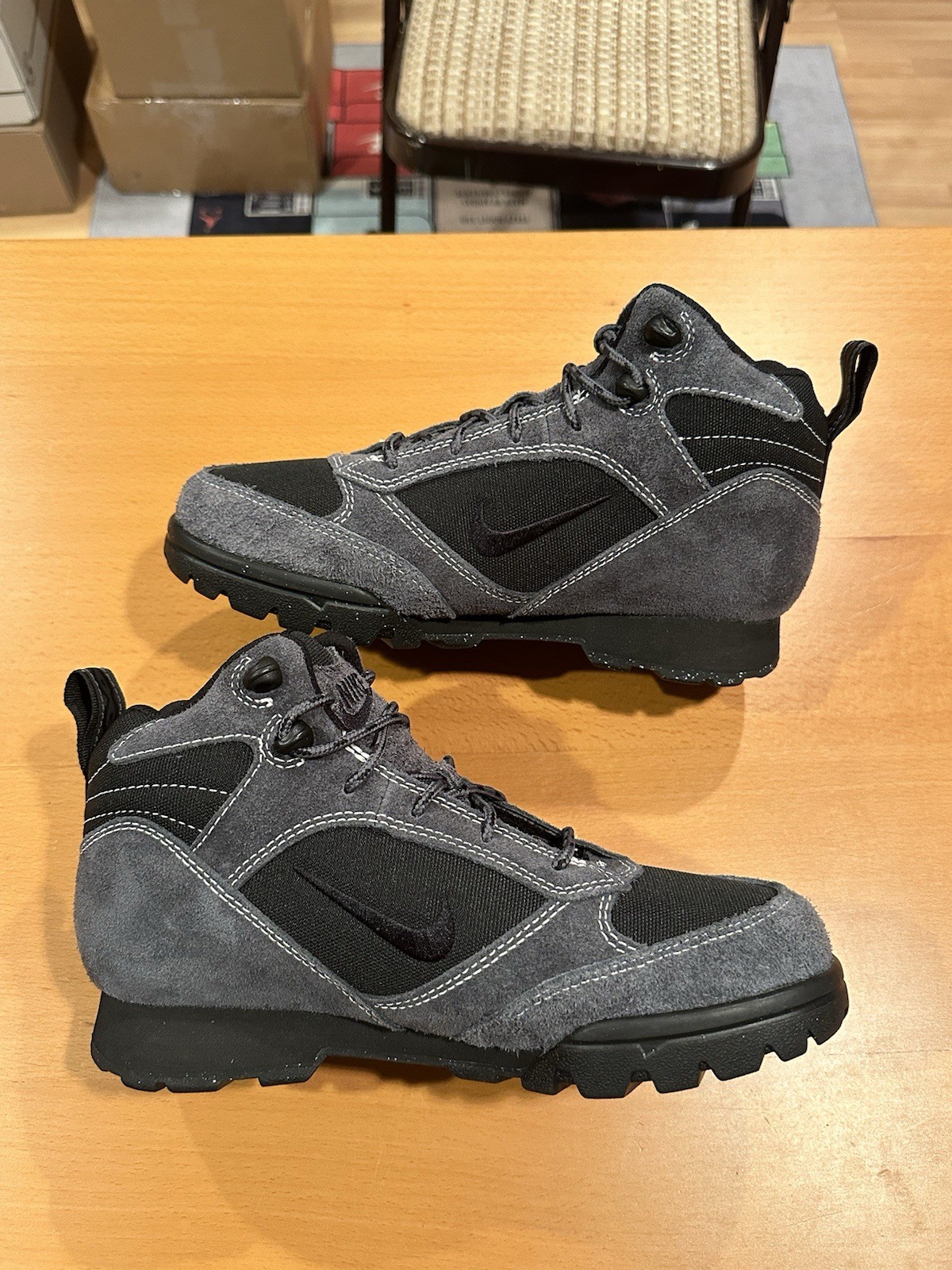 SAOLA Taglia 7 Stivali da trekking impermeabili Nike ACG Torre Mid da uomo nero grigio FD0212 003