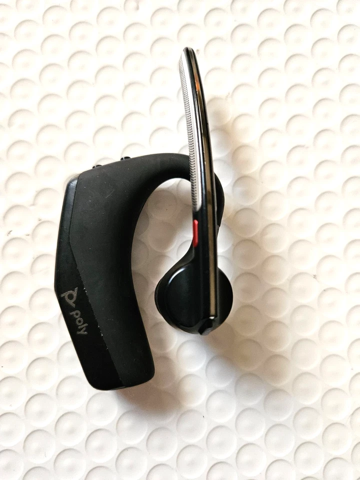 POLY Voyager Legend 30 Noise Cancelling Bluetooth Headset USED - Image 2 of 4