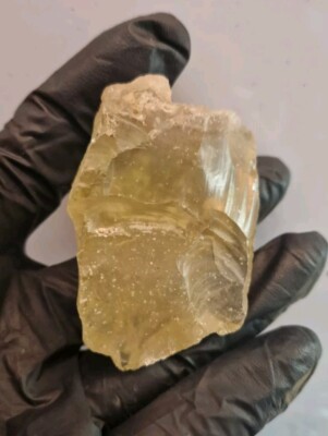 Libysches Wüstenglas 83,47g Meteorit Tektit (417,35 Karat) Libyscher Goldtektit