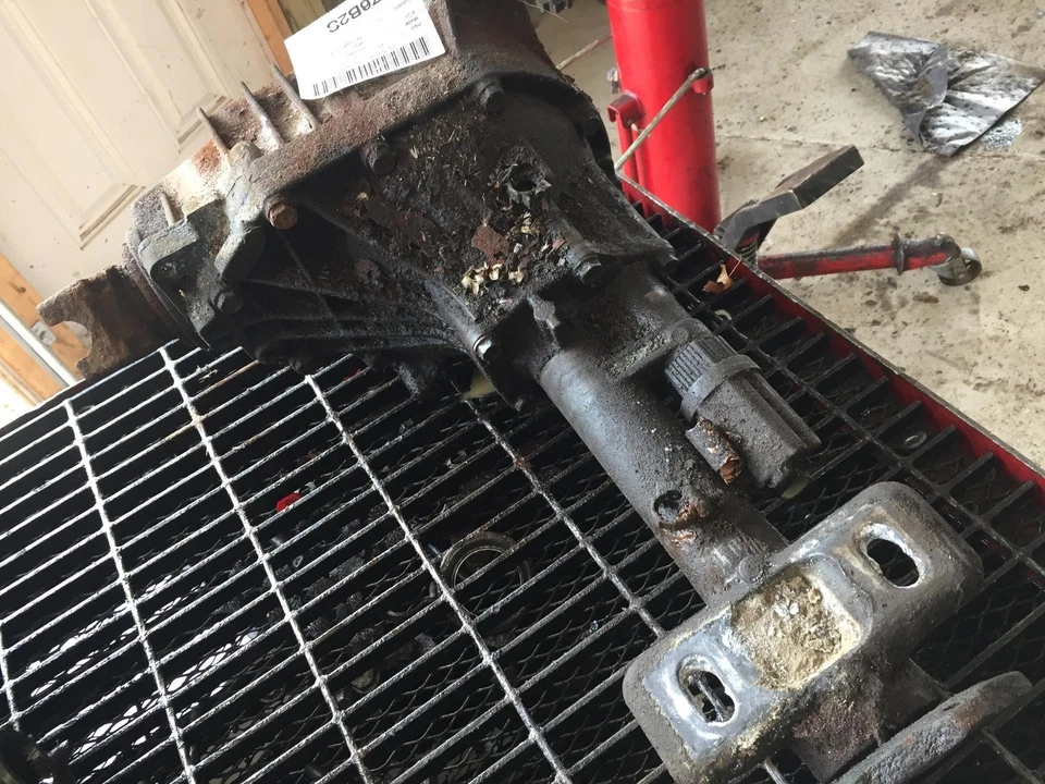 05 Chevy Silverado 1500 doble cabina; sin tracción trasera; conjunto de eje delantero 3,42 eje opt Gu6 Foto 3 de 3