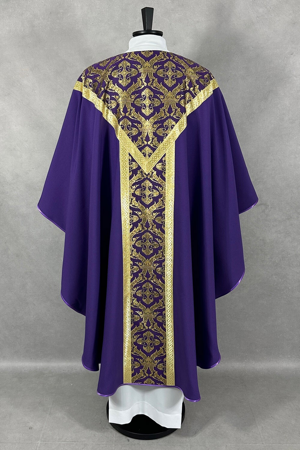 Purple CHASUBLE with burse , maniple and chalice veil