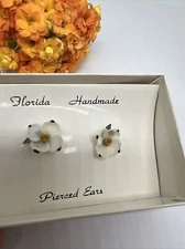 NEW Handmade Florida Creations Dogwood Blossoms Shell  Floral Pierced Earring
