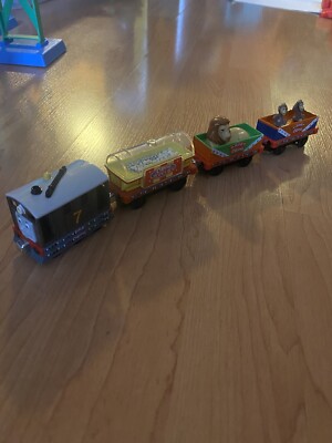 Thomas Take-Along Sodor Carnival Toby Lion Popcorn Monkey Cars Train