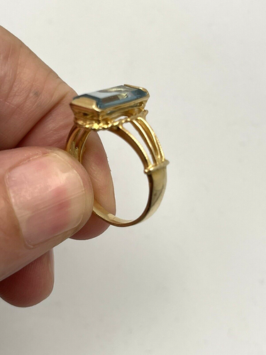 Beautiful 18k Solid Gold Italian Made 14X7 Blue Stone Ring Size 7 - Picture 3 of 12