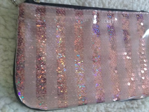 Victoria's Secret Coin Purse. L-37 - Picture 4 of 5