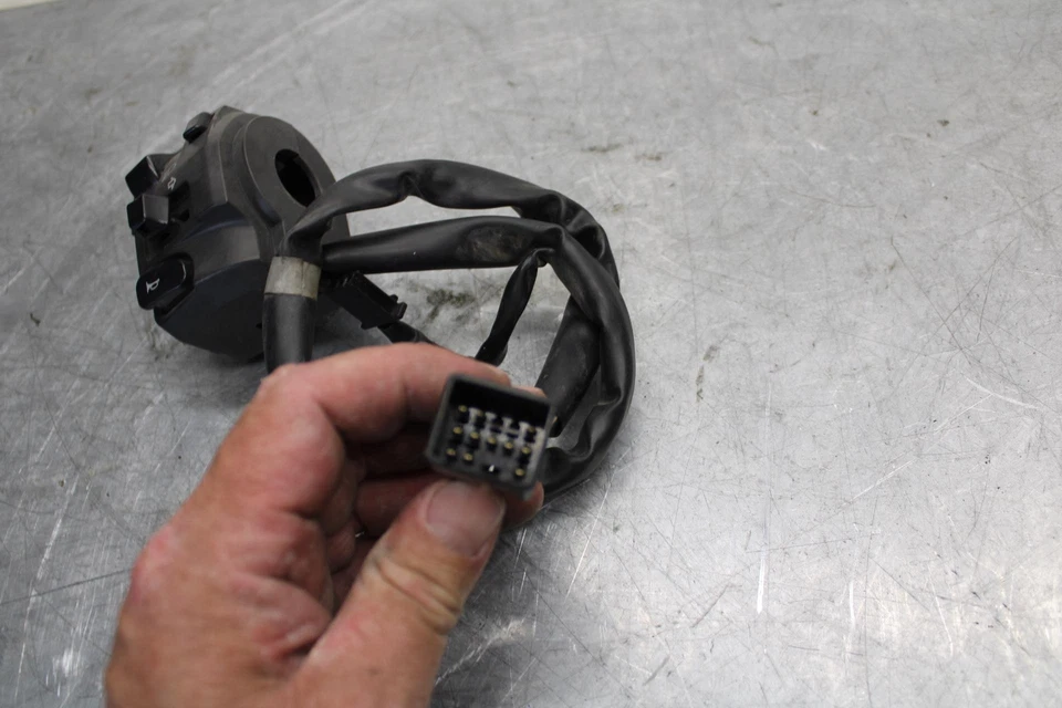 Kawasaki Ninja ZX10R ZX1000E 2008 clip izquierdo en manija bocina interruptor señales BB524 Foto 4 de 4