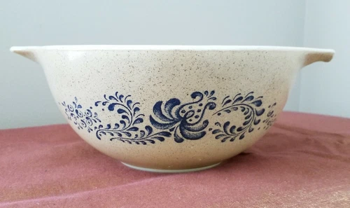 Vintage Pyrex Homestead Tan & Blue Bowl 1 1/2 Quart (1.5 Qt) Corning