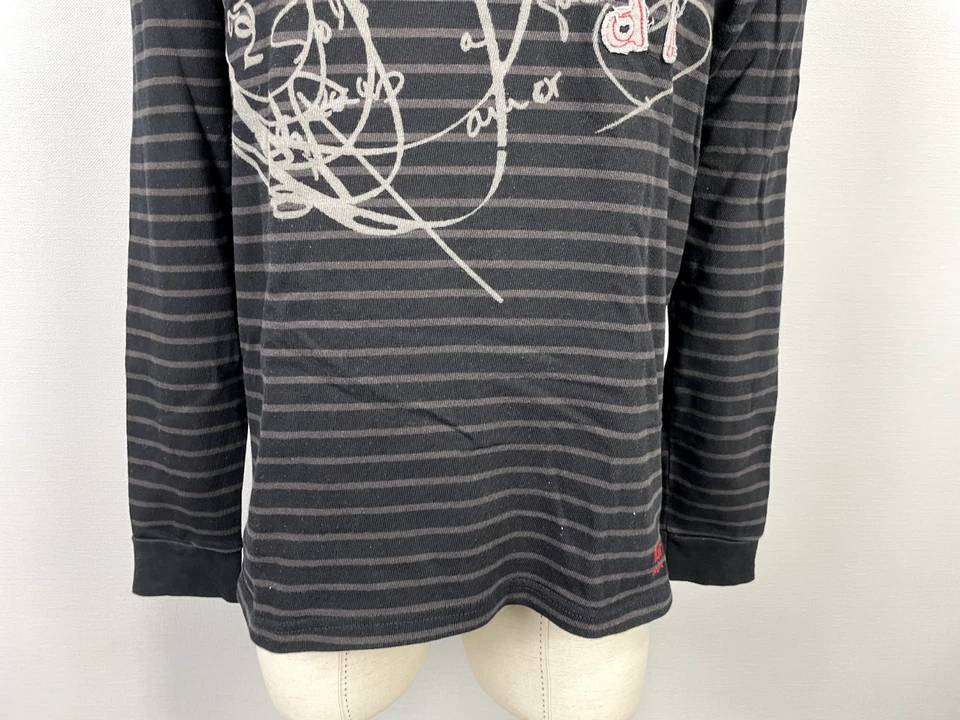 Moletom masculino Desigual listrado preto gola V dois botões logotipo grande conforto tamanho M - Imagem 3 de 4