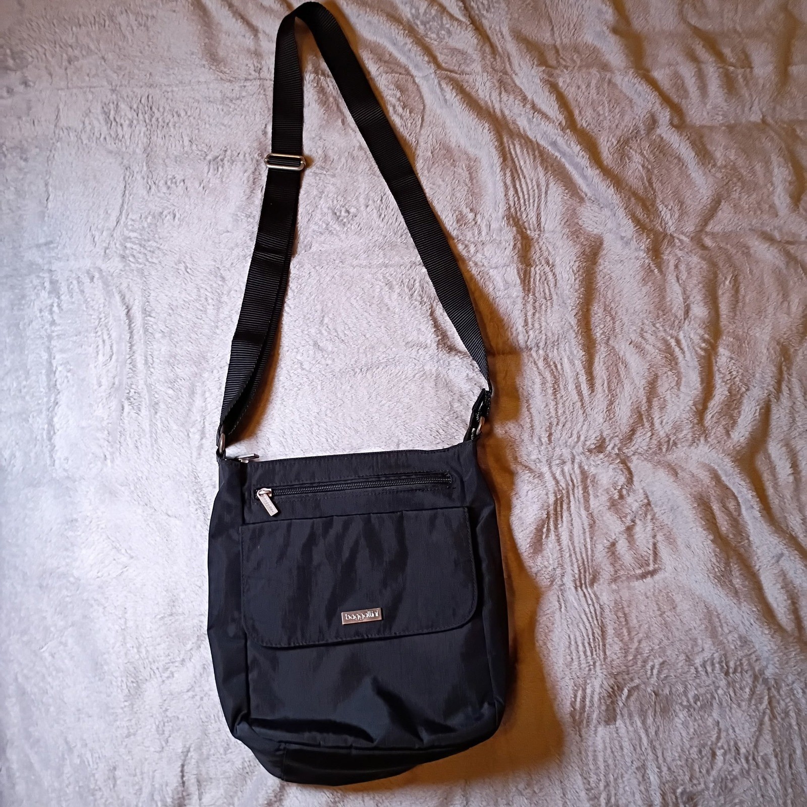 Baggallini Black Nylon Crossbody Bag Travel Messenger Adjustable Strap