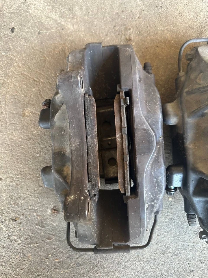 Pinzas de freno delanteras Chevrolet Camaro SS 2010-2015 Brembo - OEM Foto 4 de 4