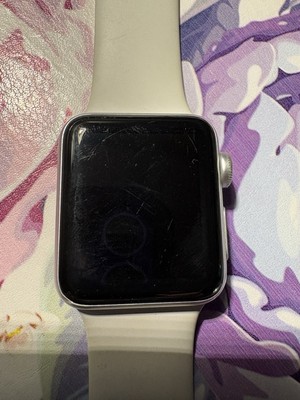 Apple Watch Series 3 38mm A1858 (8GB, Silver, GPS/WiFi) - Light