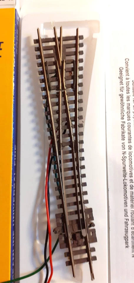 PECO STREAMLINE N GAUGE SL-E395F MEDIUM RADIUS RIGHT HAND POINT (WIRES ATTACHED) - Image 2 of 4