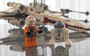 LEGO Star Wars: X-Wing Starfighter 9493w/Luke & R2-D2 minifigs