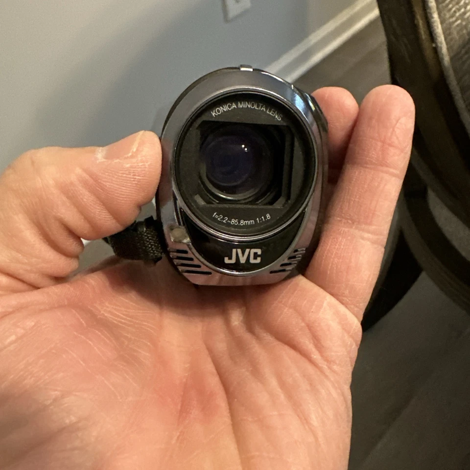 JVC Everio S GZ-MS230 8 GB Camcorder Black Pre-owned - Image 4 of 4