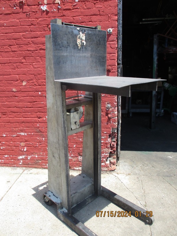 REGAL / PRESTO MV54 HAND CRANK LIFT