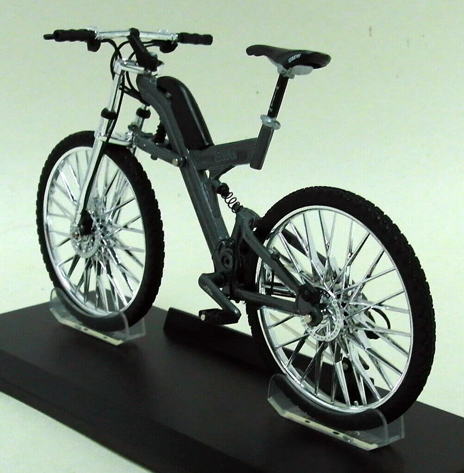 Welly 1/10 Scale - BMW Q6.S XTR Diecast and Plastic Model Bicycle and Stand - Image 2 of 4