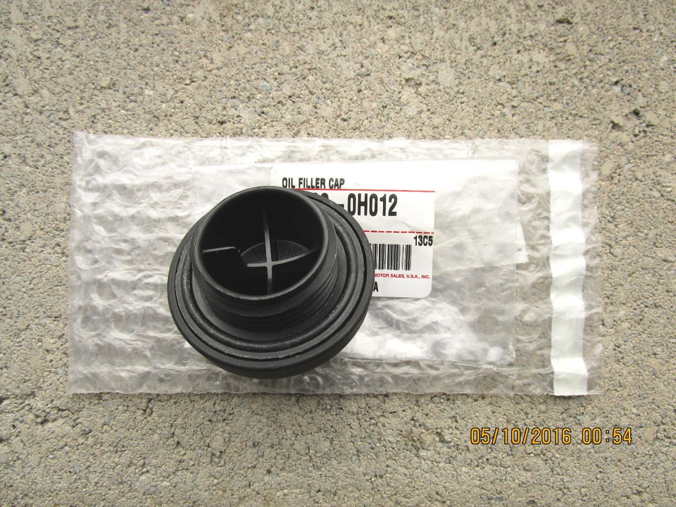 07-13 LEXUS ES350 3.5L V6 TAPA DE LLENADO DE ACEITE DE MOTOR FABRICANTE ORIGINAL NUEVO Foto 2 de 2