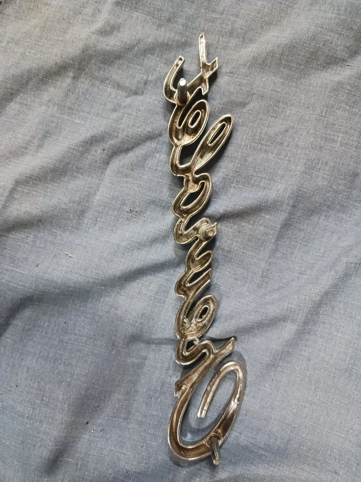 Chevy El Camino 1968 1969 puerta trasera escritura emblema placa de identificación nuevo en stock Foto 3 de 4