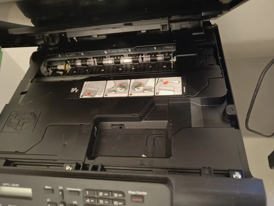 Brother MFC-J5740DW Stampante Multifunzione a Colori - Immagine 2 di 3