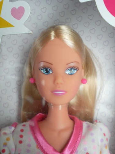 Steffi Love Wilko Fashion Clone Just Girls Pet Dog Retailer 11" Doll Simba BNIB - Picture 4 of 8