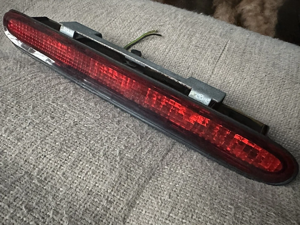 PROBADO Genuino SAAB 9-3 OGConvertible/NG 900 Tercera Lámpara de Freno Luz Baúl EXC+++ Foto 2 de 4