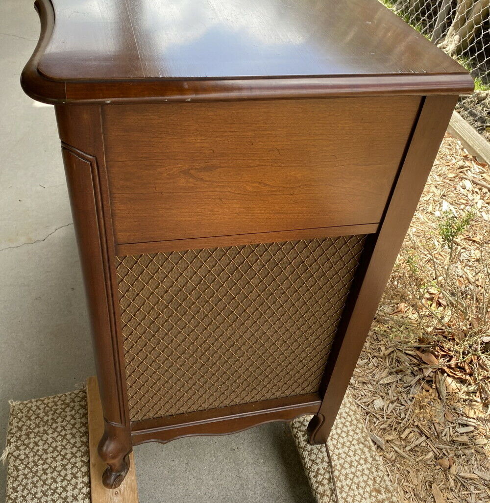 Magnificent Magnavox 1ST664S Am/Fm Stereo w/ Turntable 6L6 Magnificent Magnavox 1ST664S Am/Fm Stereo w/ Turntable 6L6