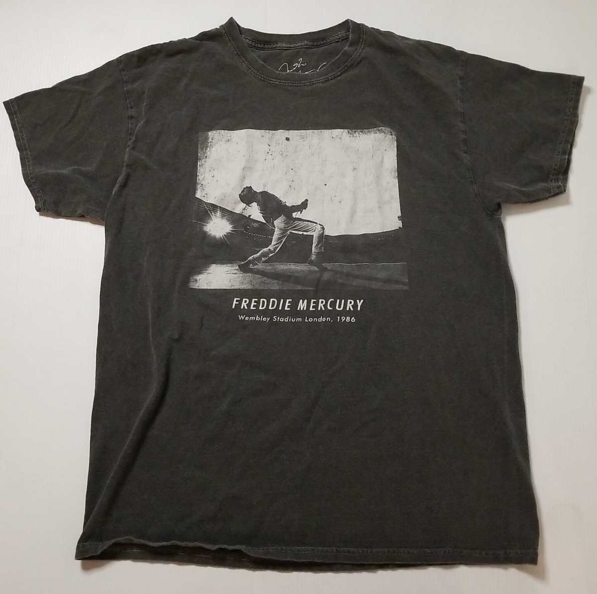 FREDDIE MERCURY OFFICIAL MERCH T Shirt Wembley Stadium 1986 COTTON